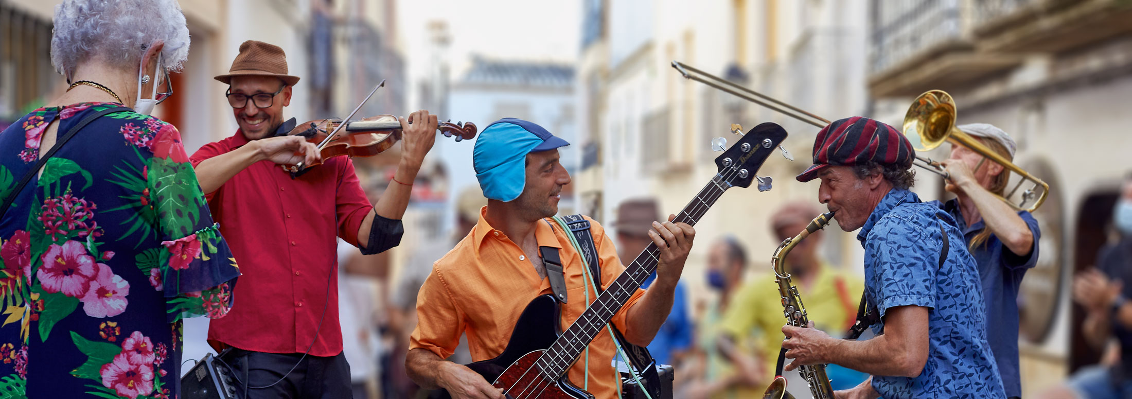 Iznajazz. Un festival con música por las calles de Iznajar.